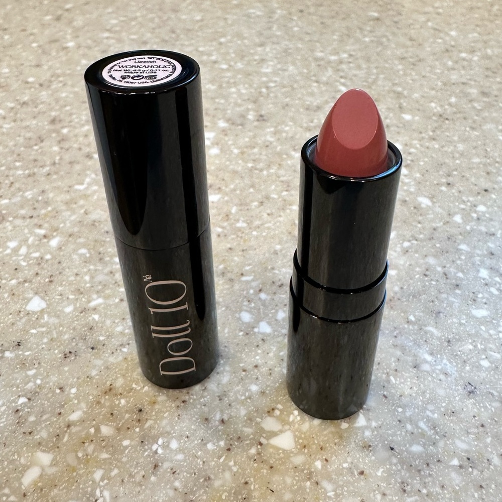Doll 10 Hydragel Lipstick color: Workaholic